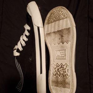 AE Black Lowtops